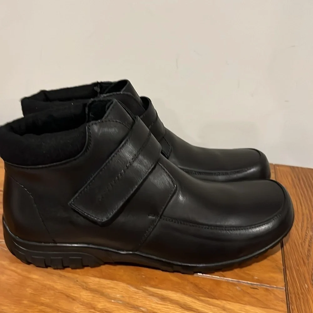 Proper Women’s Delaney Strap Black Ankle Boots Size 10 Narrow.